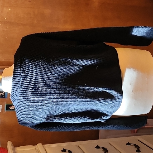 Crop black sweater - Picture 2 of 4